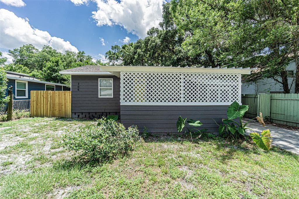 305 E 131ST AVENUE TAMPA, FL 33612