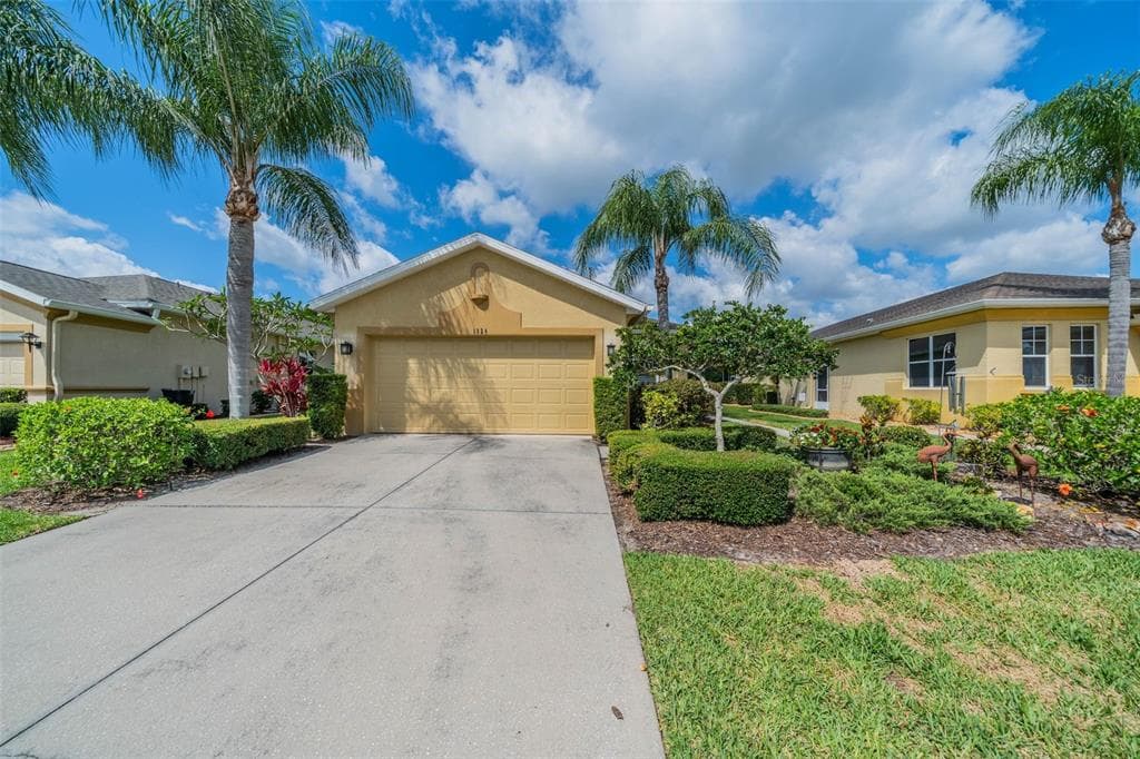 1924 STERLING GLEN COURT SUN CITY CENTER, FL 33573