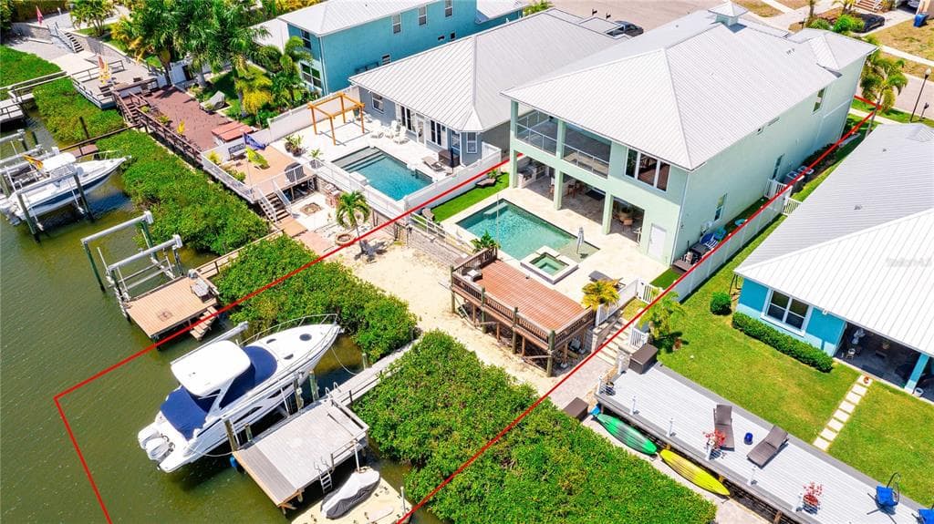 572 BIMINI BAY BOULEVARD APOLLO BEACH, FL 33572