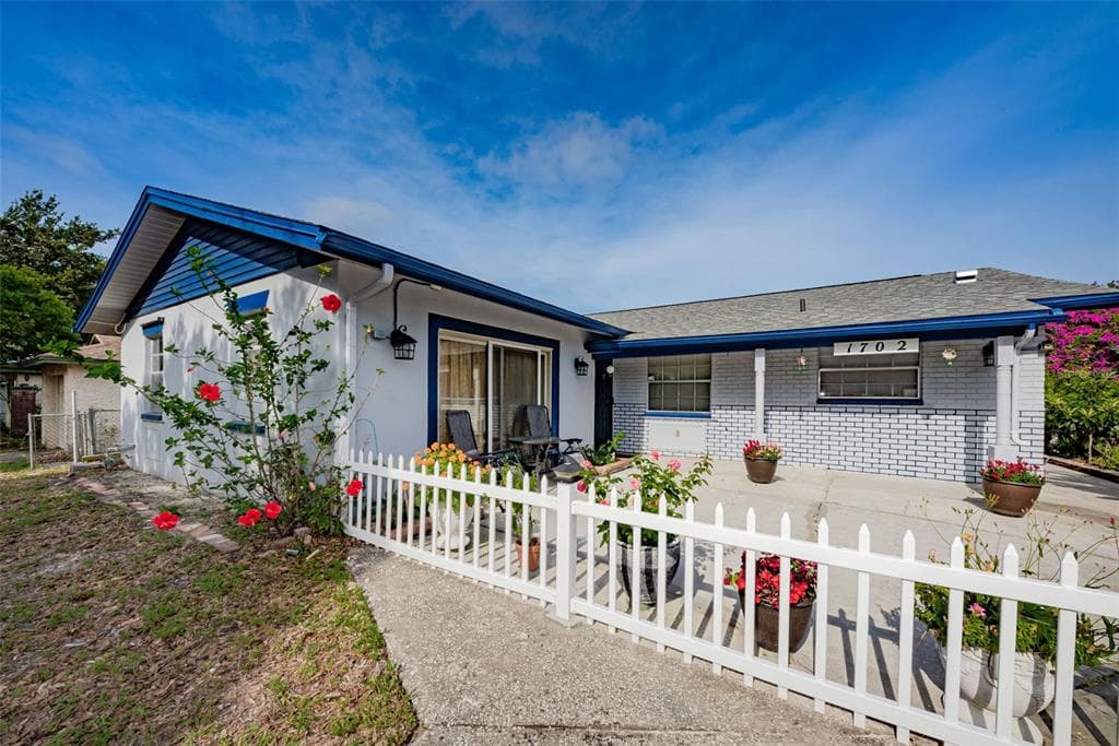 1702 FOX RUN DRIVE TARPON SPRINGS, FL 34689