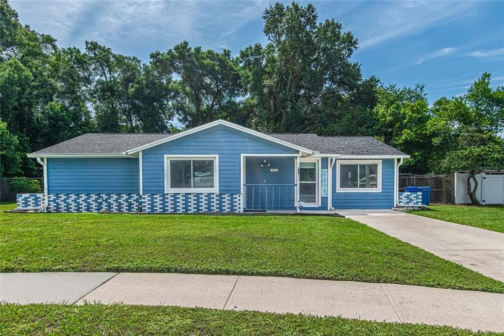 1704 ELISE MARIE COURT SEFFNER, FL 33584