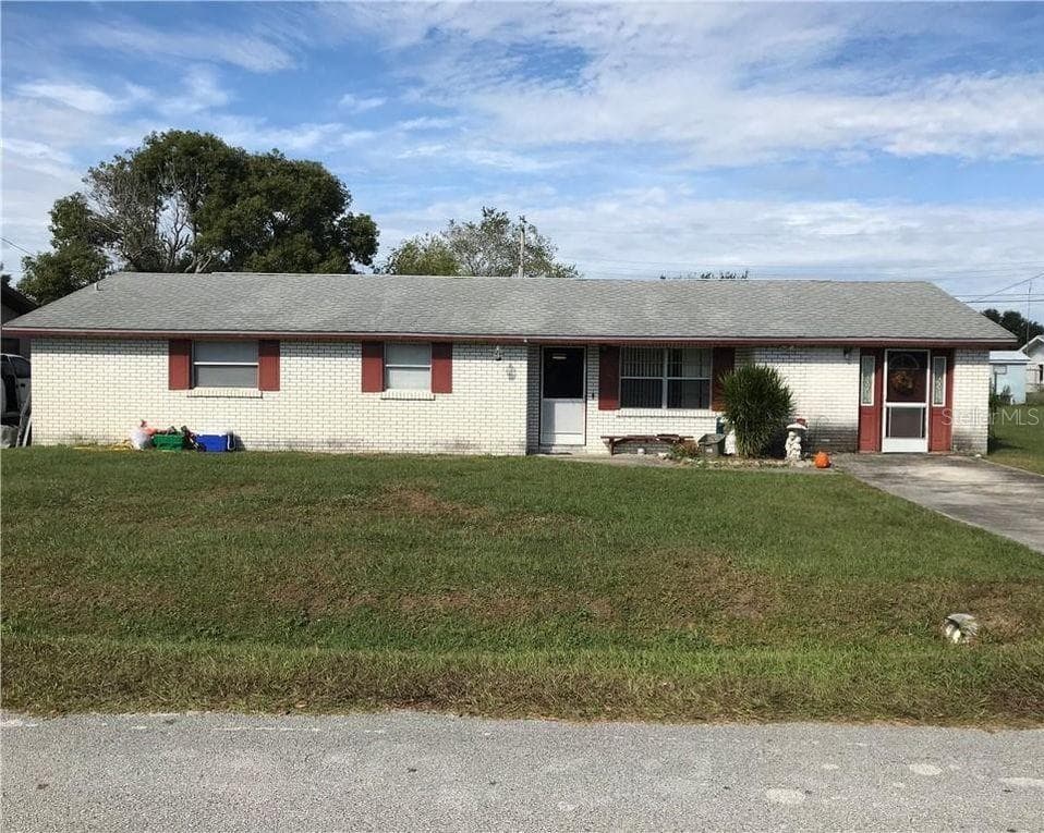 4926 EASTON STREET LAKE WALES, FL 33859