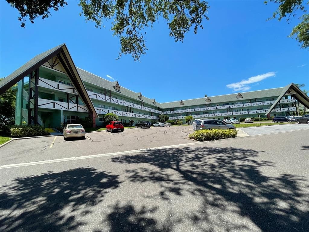 2042 AUSTRALIA WAY W UNIT 34 CLEARWATER, FL 33763