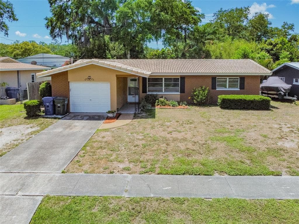 562 BROOKFIELD DRIVE LARGO, FL 33771