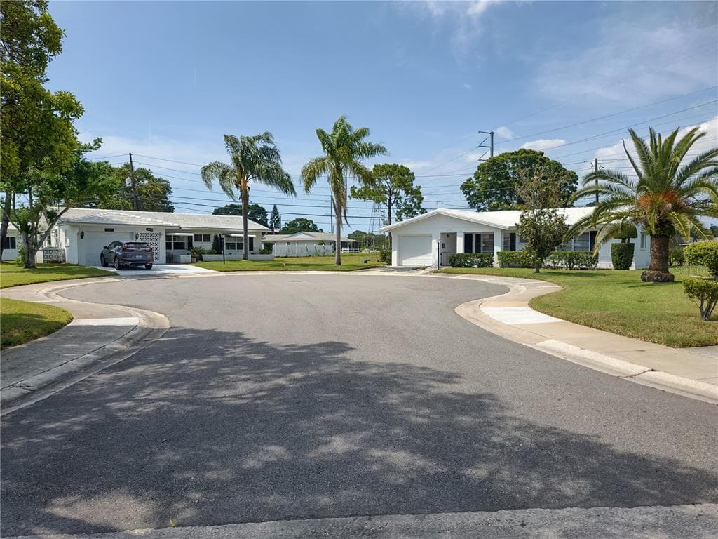 10157 42ND CIRCLE N PINELLAS PARK, FL 33782