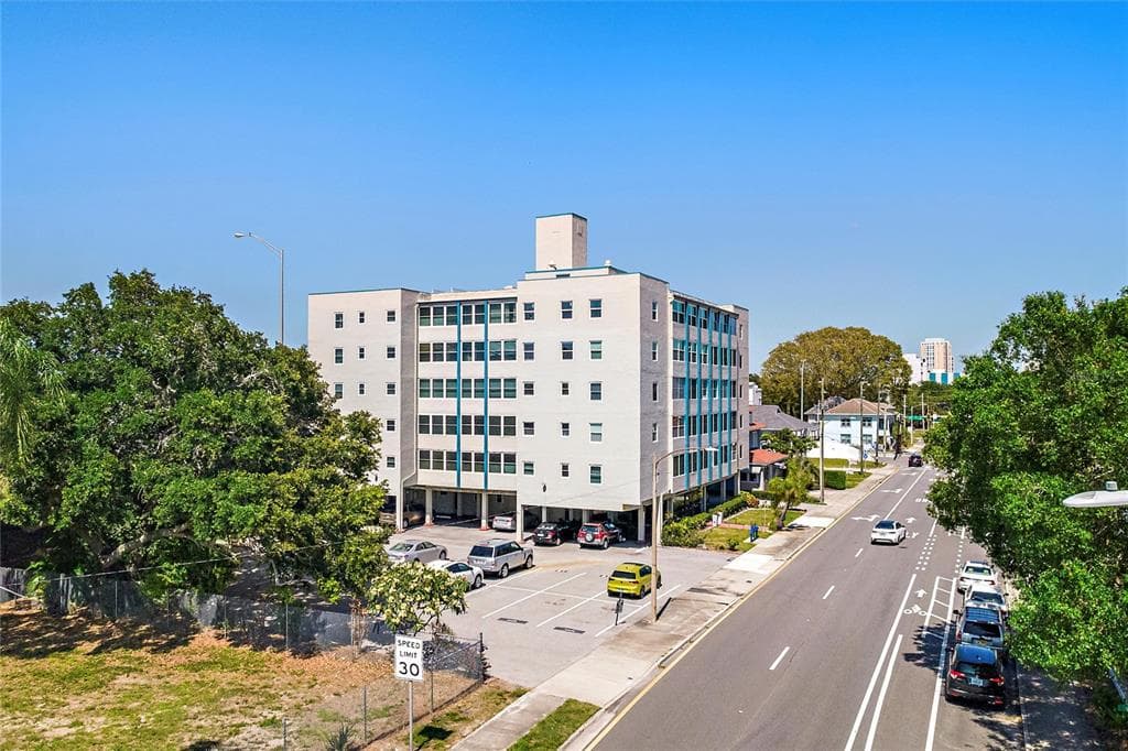 841 4TH AVENUE N UNIT 55 ST PETERSBURG, FL 33701