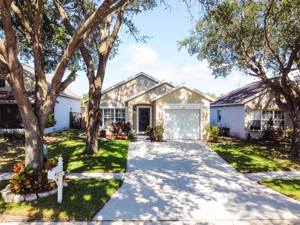 464 SUMMER SAILS DRIVE VALRICO, FL 33594