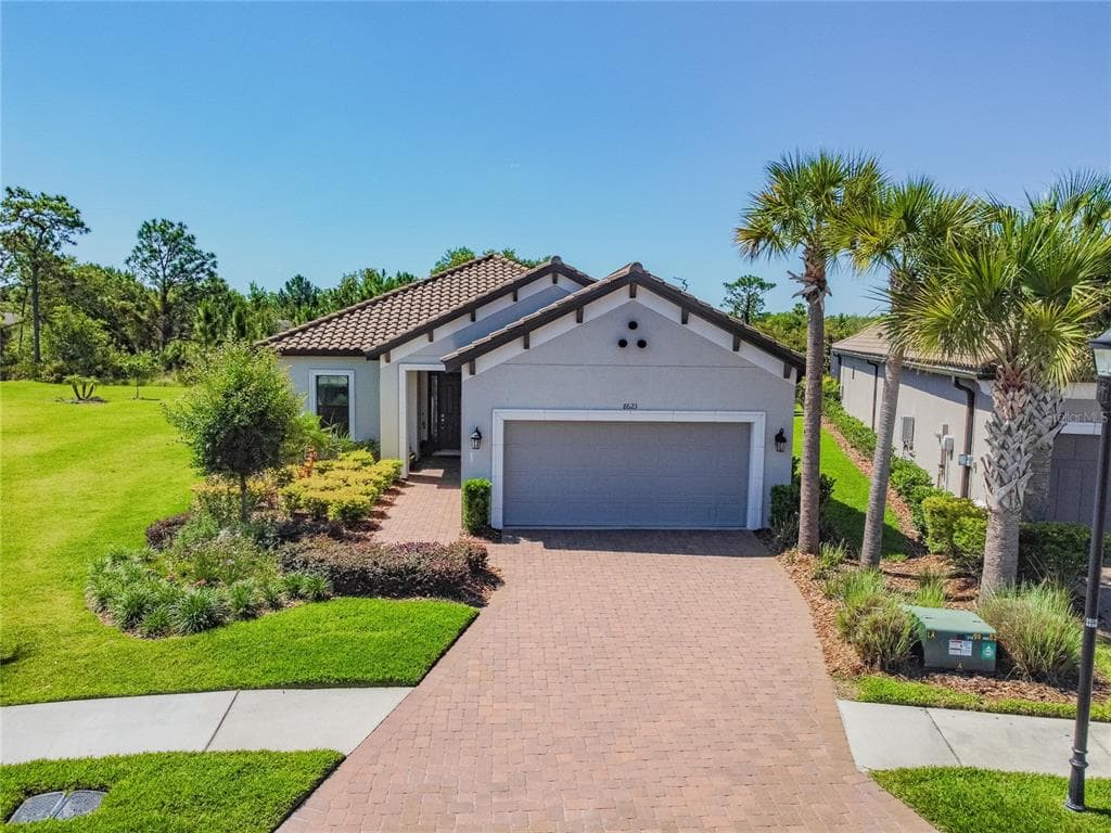 8623 GRAND ALBERATO ROAD TAMPA, FL 33647