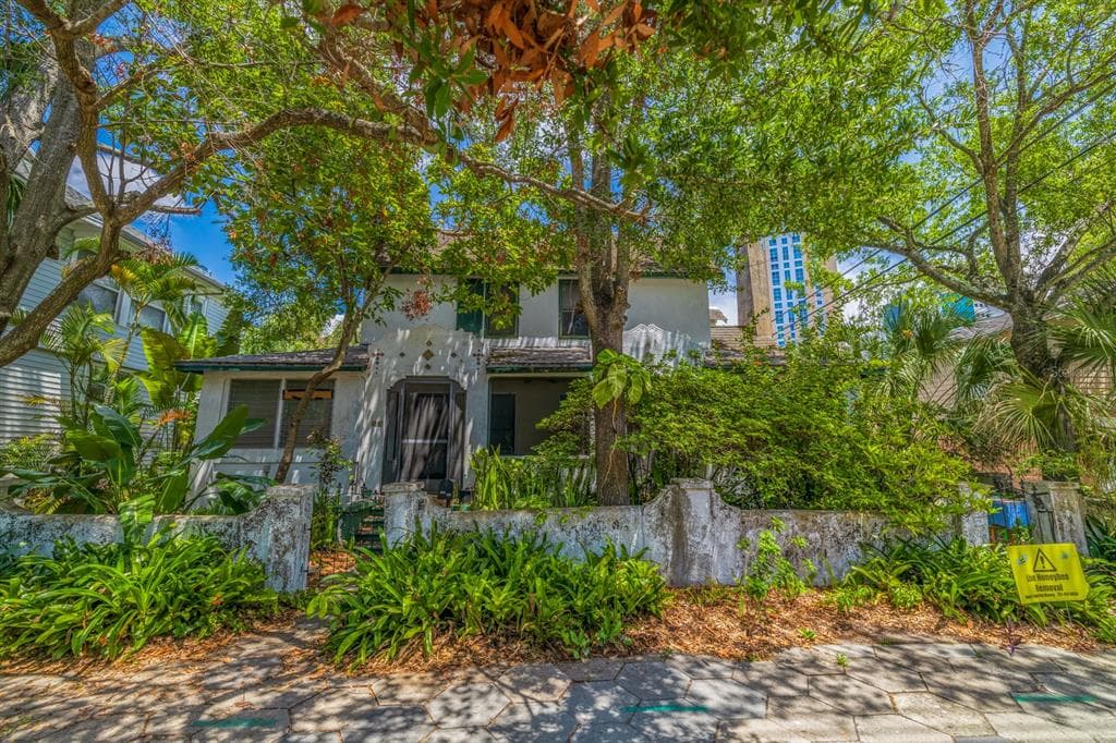 533 1ST STREET NE ST PETERSBURG, FL 33701