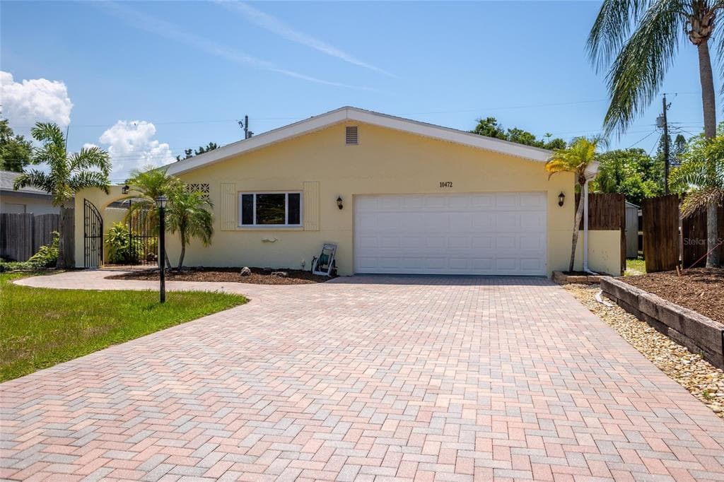 10472 ORANGE BLOSSOM LANE SEMINOLE, FL 33772