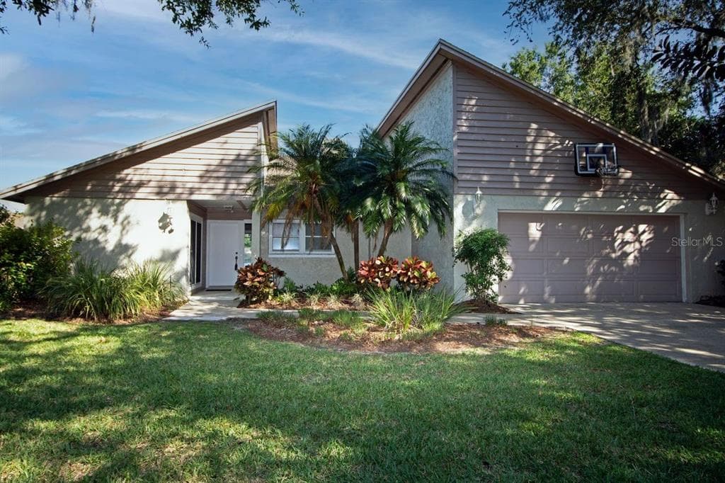 3352 FOXRIDGE CIRCLE TAMPA, FL 33618