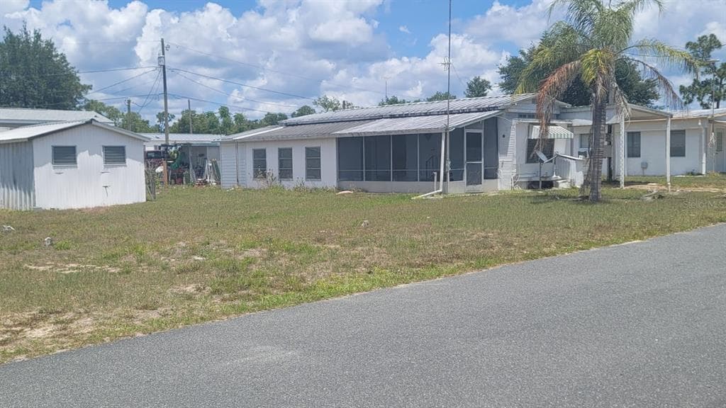 2413 SAN LUIS AVENUE AVON PARK, FL 33825
