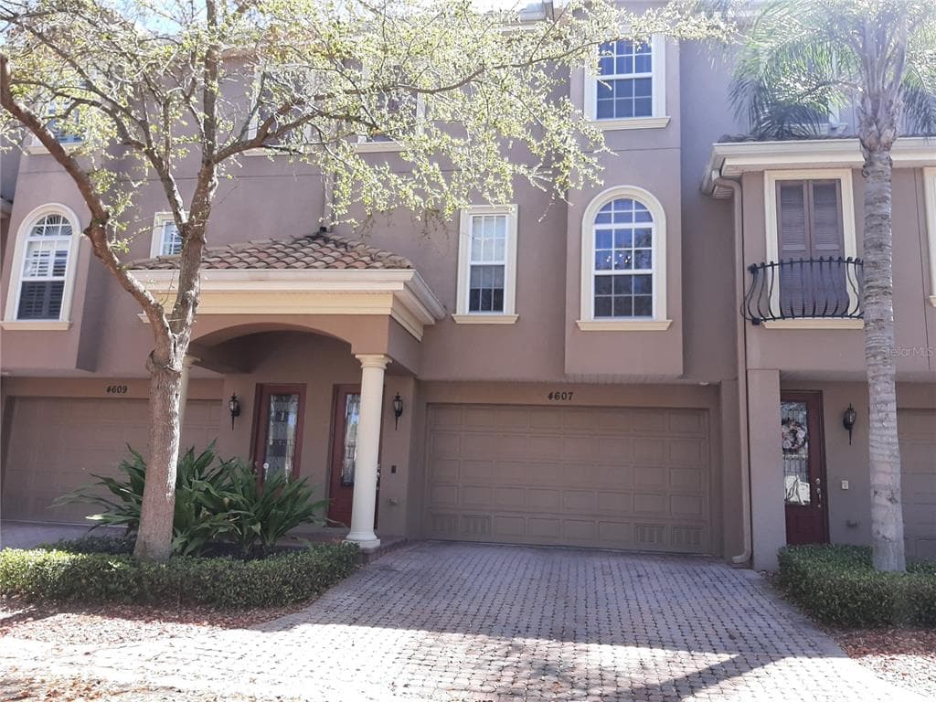 4607 OVERLOOK DRIVE NE UNIT 3