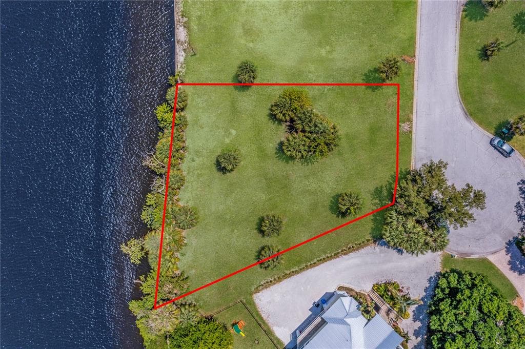 304 14TH STREET SW RUSKIN, FL 33570