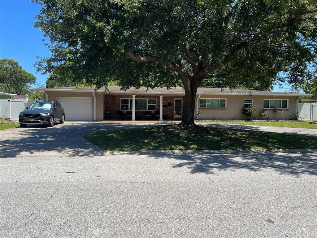 1317 58TH AVENUE N ST PETERSBURG, FL 33703