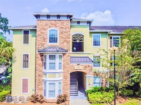 9918 COURTNEY PALMS BOULEVARD UNIT 103 TAMPA, FL 33619