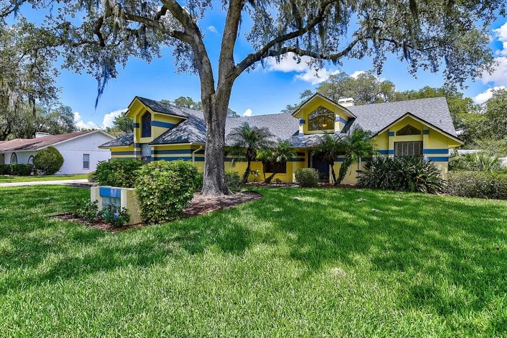 7701 NATURE TRAIL LAKELAND, FL 33809