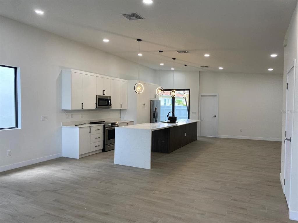 7517 N COOLIDGE AVENUE TAMPA, FL 33614