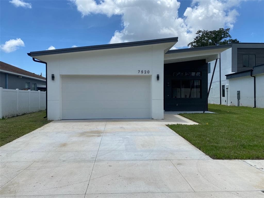 7520 N COOLIDGE AVENUE TAMPA, FL 33614