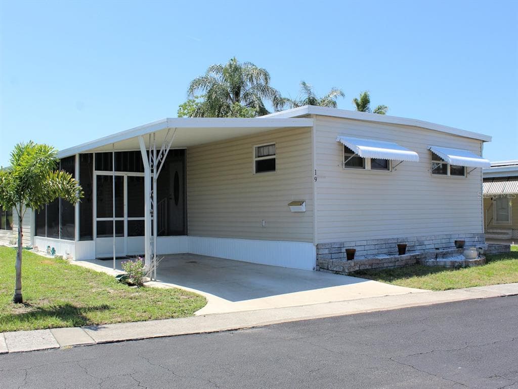 19 THATCH PALM STREET E LARGO, FL 33770
