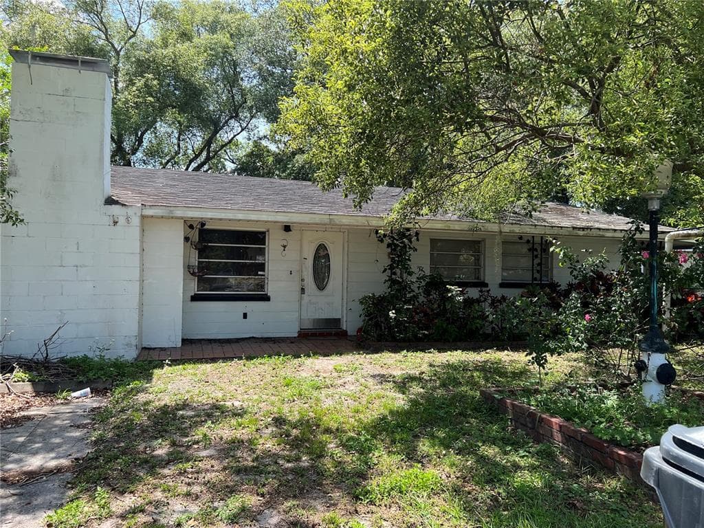1046 WOODLAND AVENUE LAKELAND, FL 33801