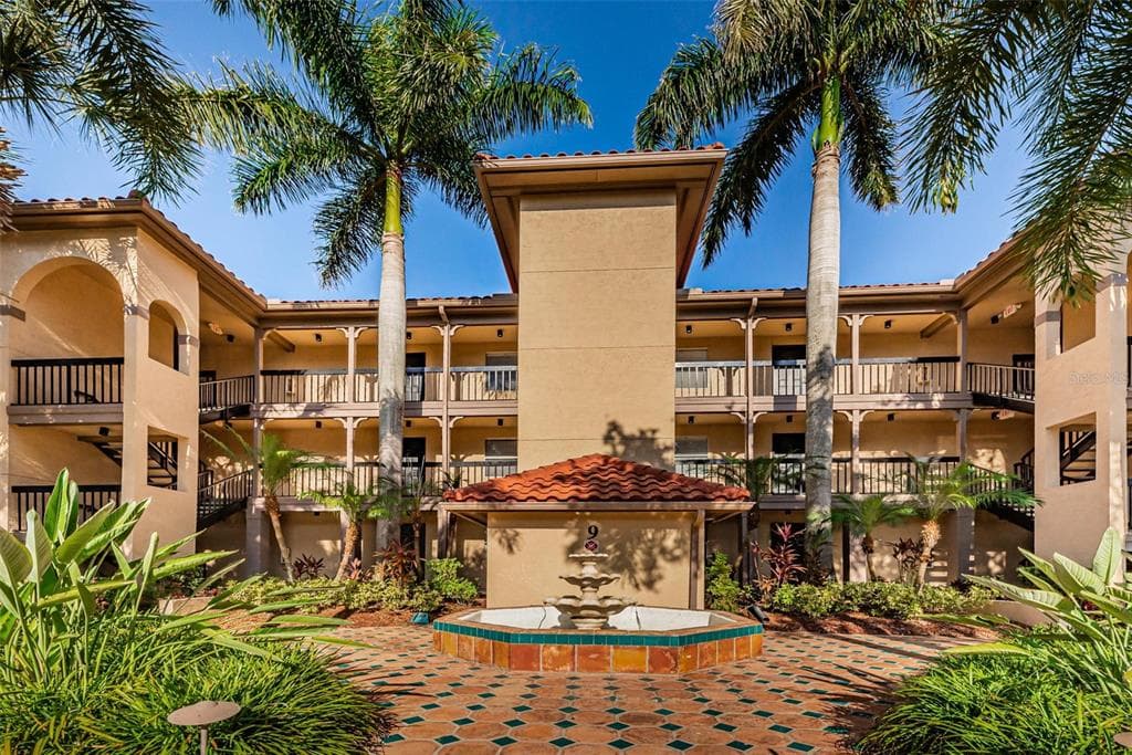 2400 FEATHER SOUND DRIVE UNIT 923 CLEARWATER, FL 33762