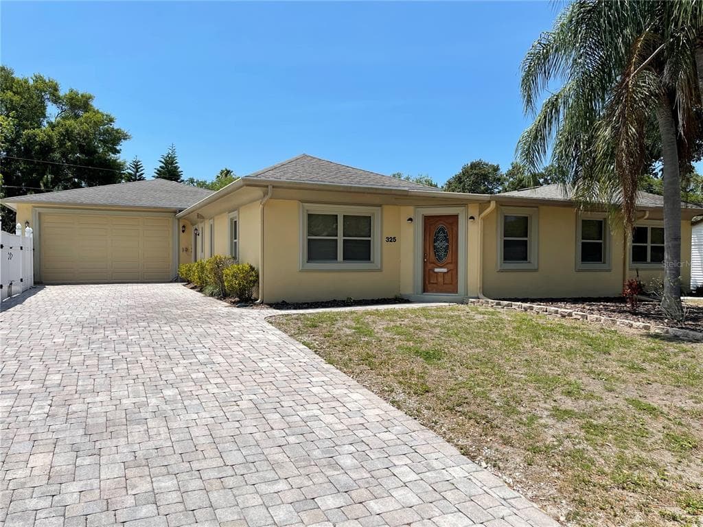 325 WILDWOOD WAY