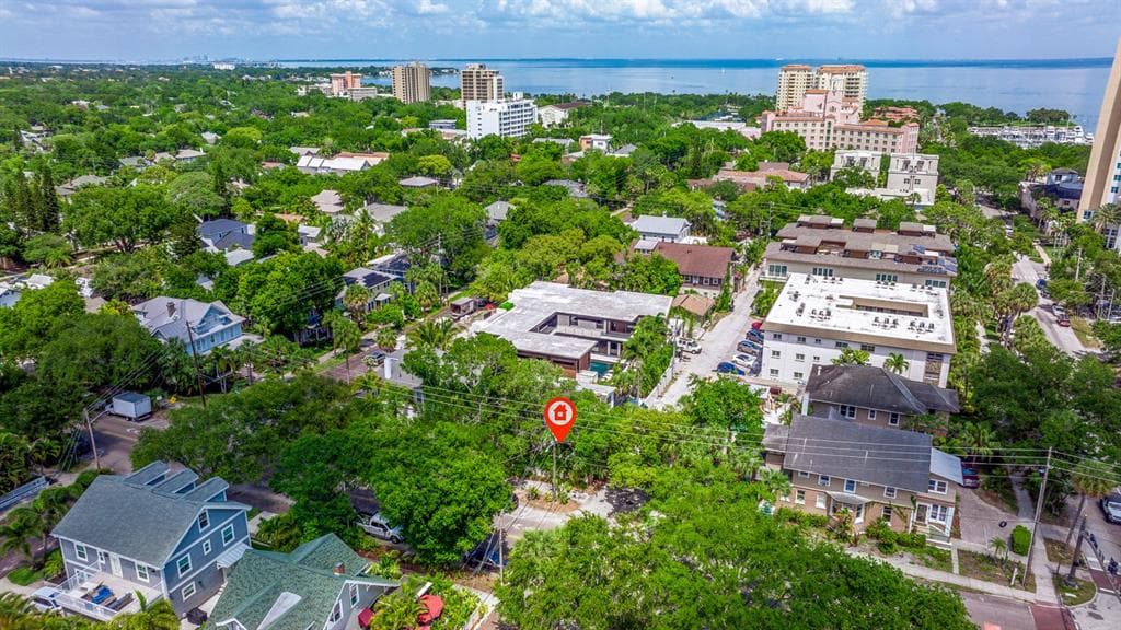 533 1ST STREET NE ST PETERSBURG, FL 33701