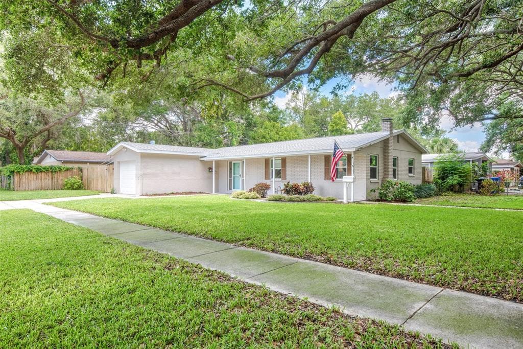 5900 LEE STREET NE ST PETERSBURG, FL 33703