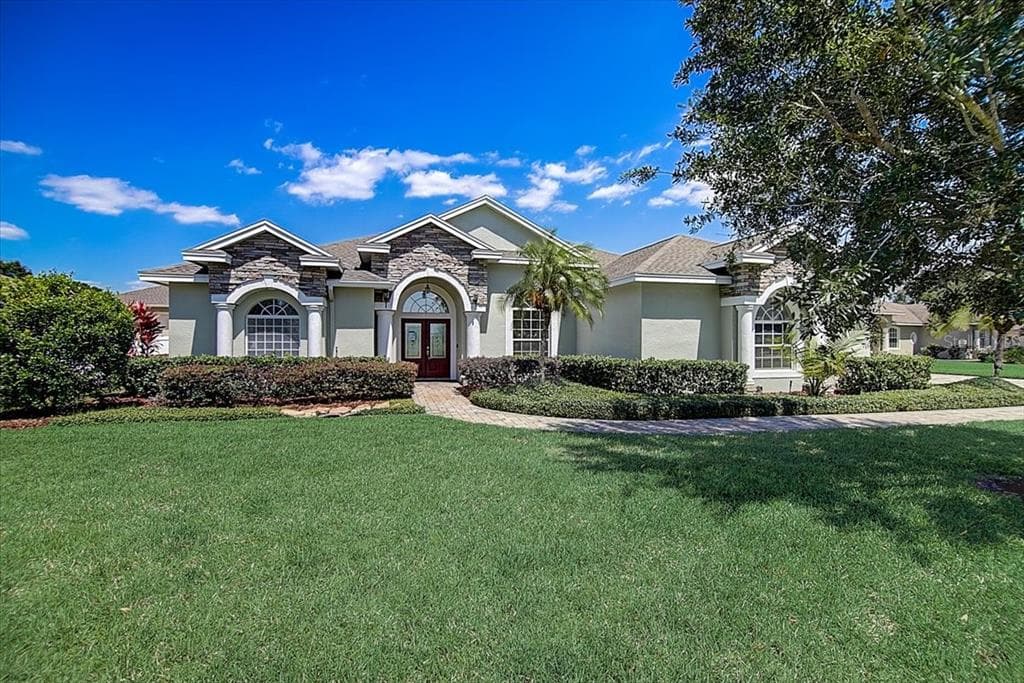 140 HIDDEN OAKS LANE WINTER HAVEN, FL 33884