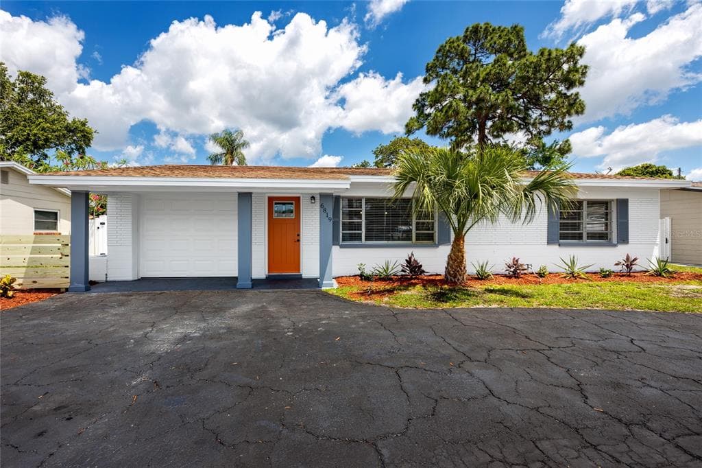 6819 30TH AVENUE N ST PETERSBURG, FL 33710