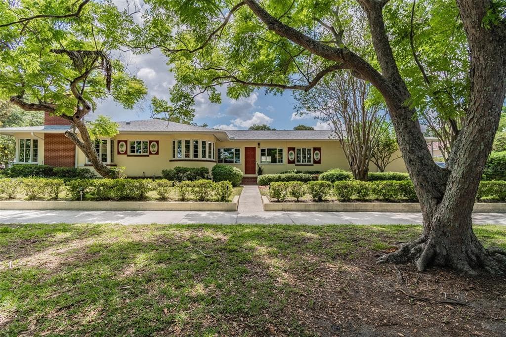 101 17TH AVENUE N ST PETERSBURG, FL 33704