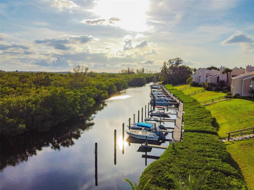 8620 54TH AVENUE W UNIT 32 BRADENTON, FL 34210