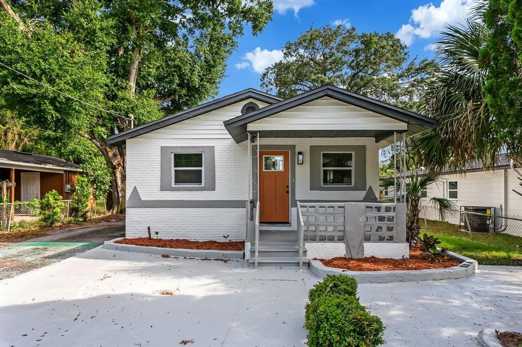 3203 E CARACAS STREET TAMPA, FL 33610
