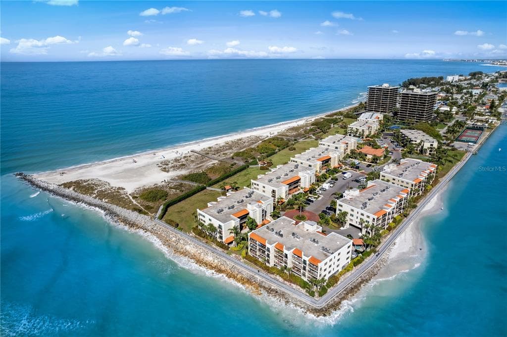 7435 BAYSHORE DRIVE UNIT 405 TREASURE ISLAND, FL 33706