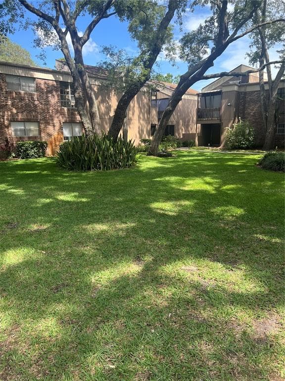 10443 CARROLLBROOK COURT UNIT 126 TAMPA, FL 33618