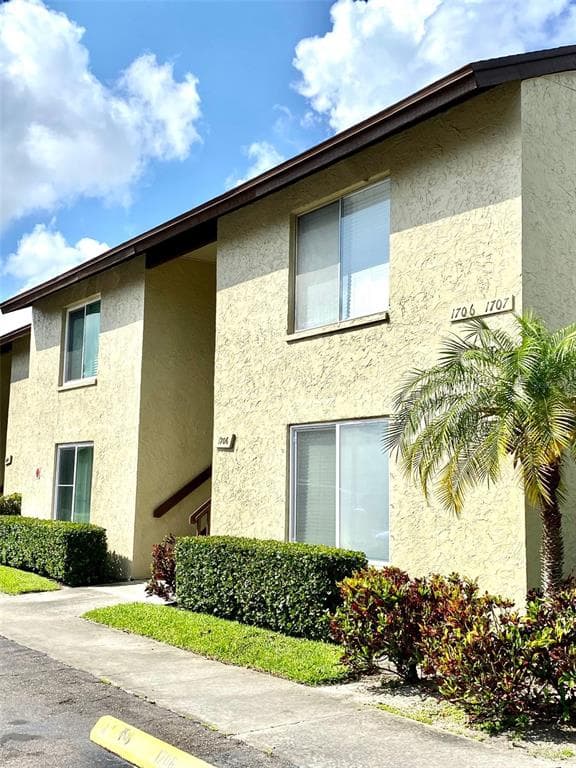 4215 E BAY DRIVE UNIT 1706B CLEARWATER, FL 33764