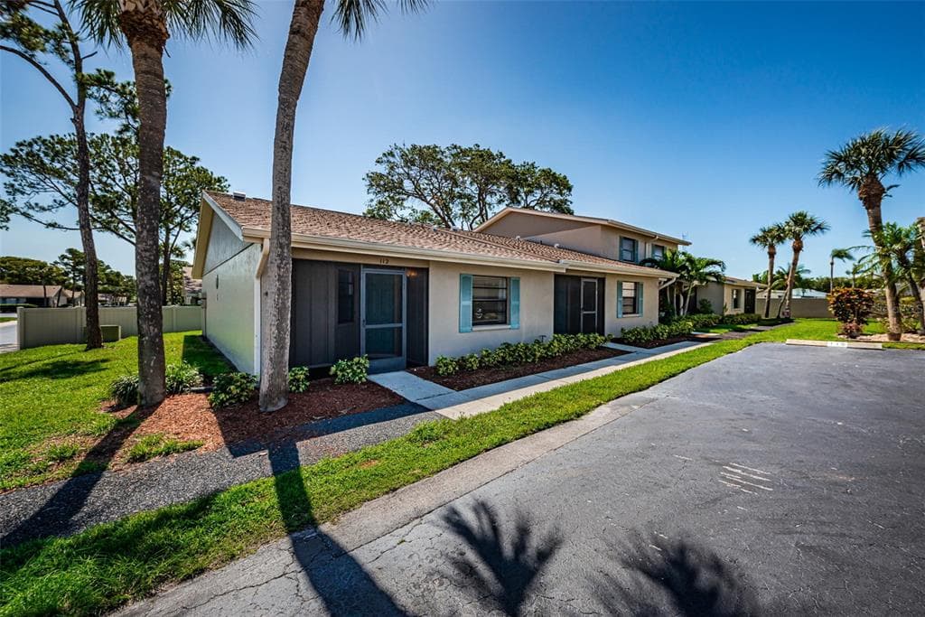 2131 RIDGE ROAD S UNIT 112 LARGO, FL 33778
