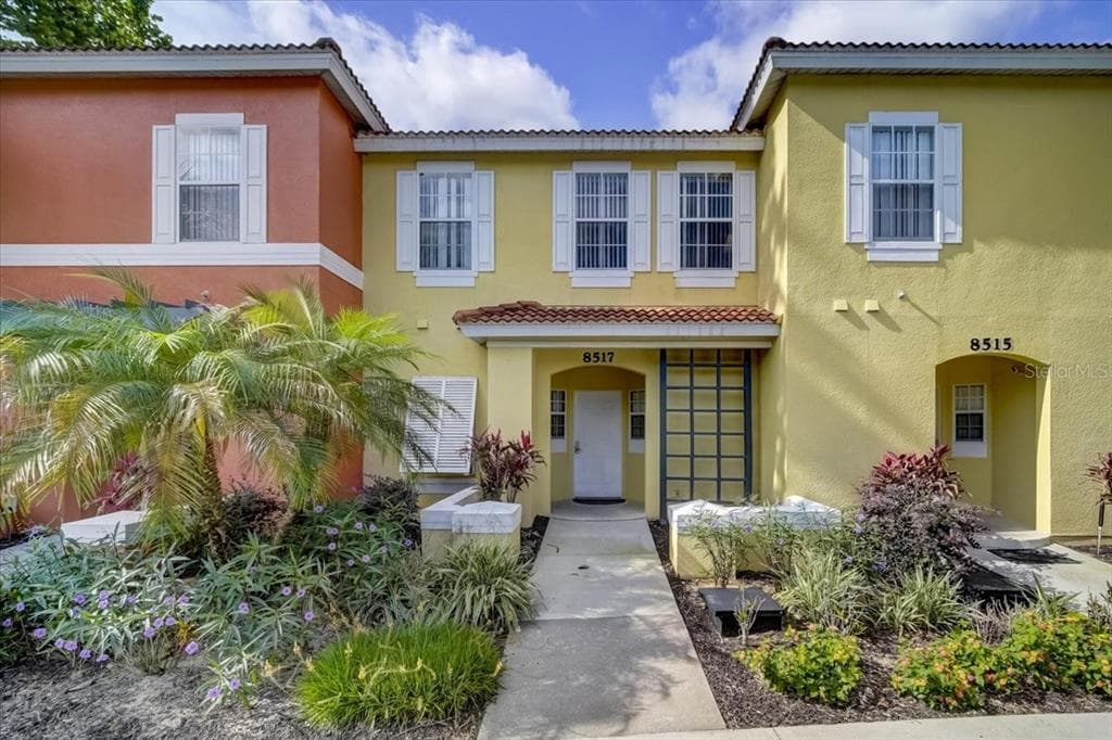 8517 CRYSTAL COVE LOOP KISSIMMEE, FL 34747