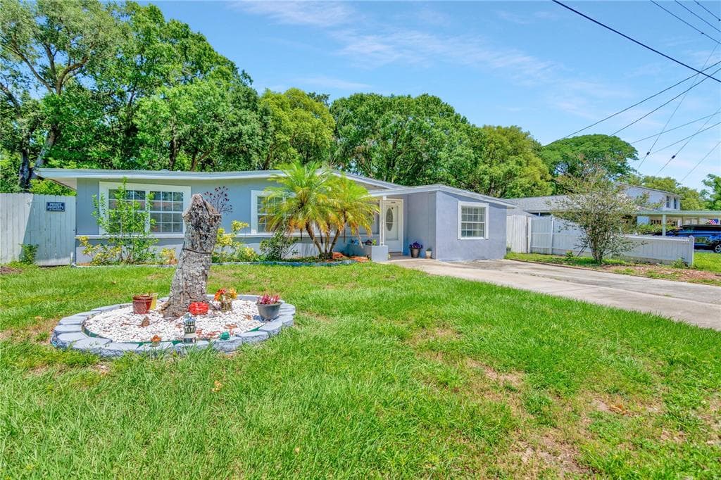 14819 N IRIS AVENUE TAMPA, FL 33613