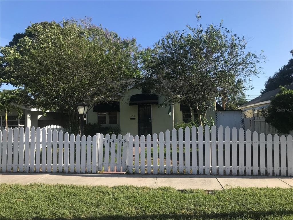 1429 35TH AVENUE N ST PETERSBURG, FL 33704