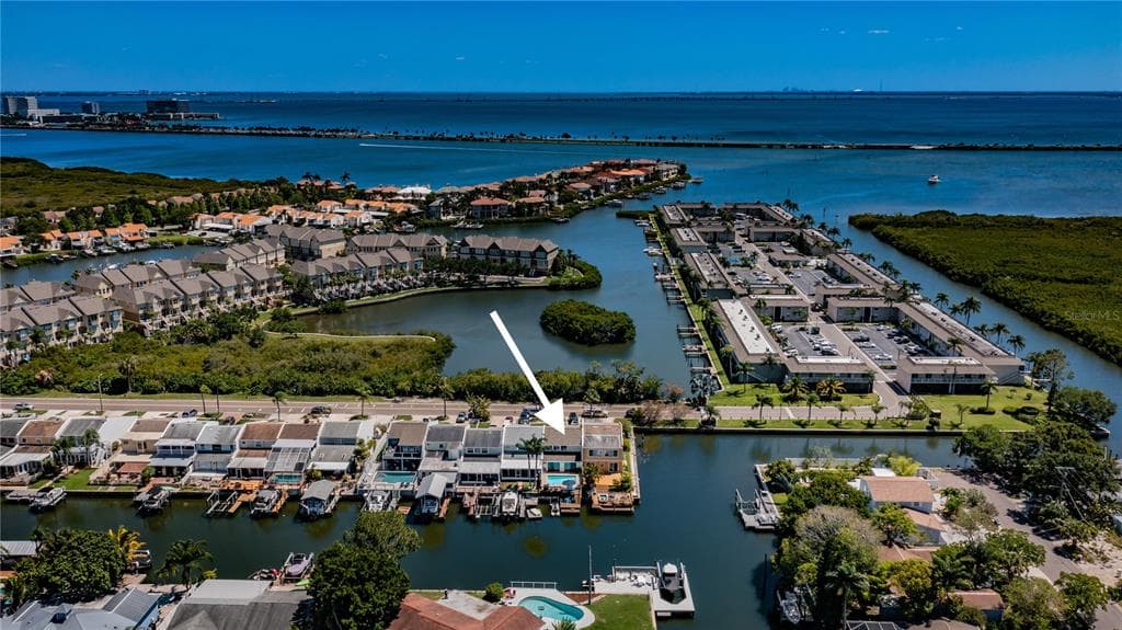 8769 BAY POINTE DRIVE TAMPA, FL 33615