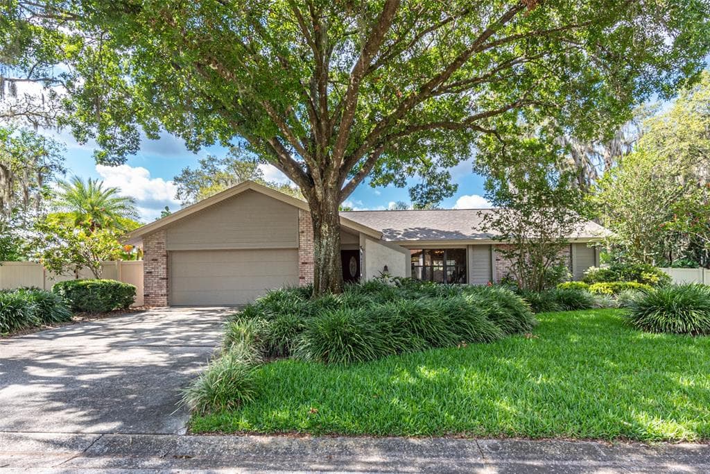 1319 CAMBRON DRIVE VALRICO, FL 33596