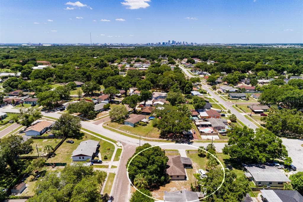 7402 SHERREN DRIVE TAMPA, FL 33619