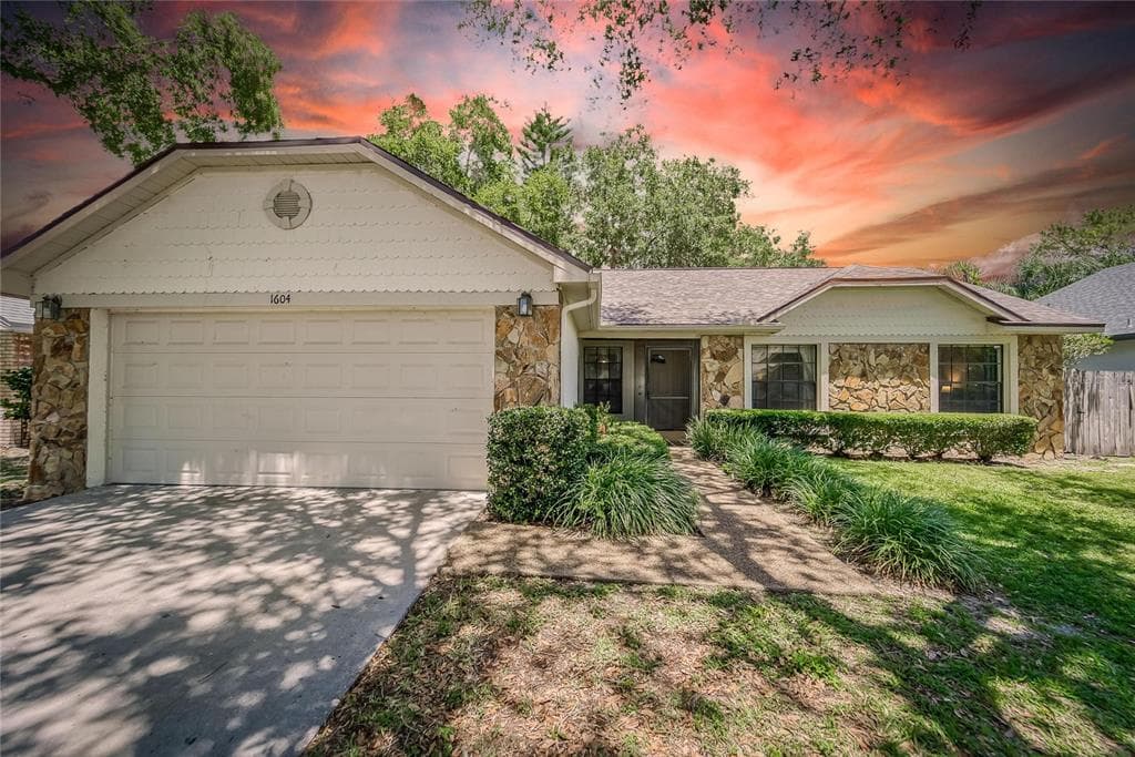 1604 DUMONT DRIVE VALRICO, FL 33596