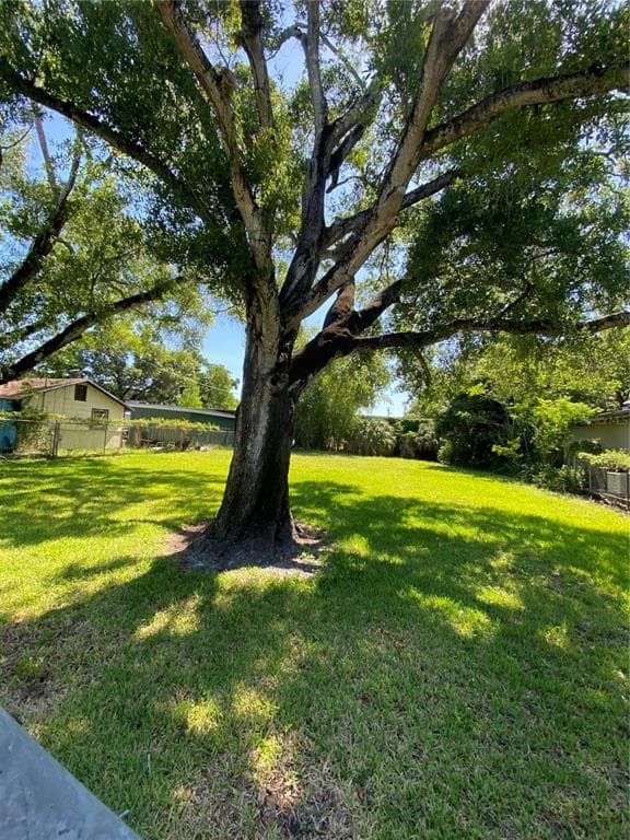 N HUBERT AVENUE TAMPA, FL 33614