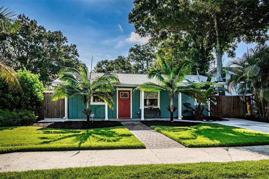 2618 QUINCY STREET S GULFPORT, FL 33711