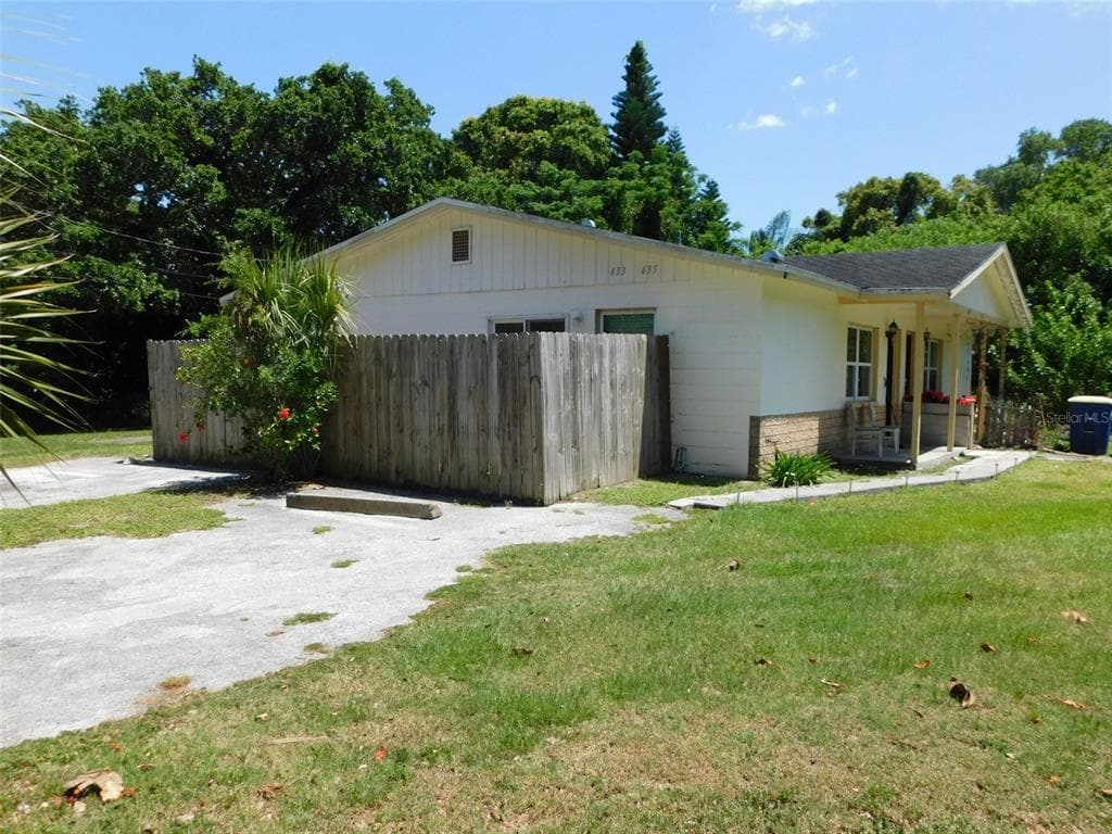 633 WILDWOOD WAY CLEARWATER, FL 33756