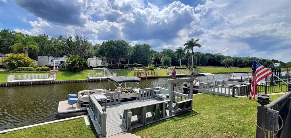 581 WATERWAY DRIVE LAKE WALES, FL 33898