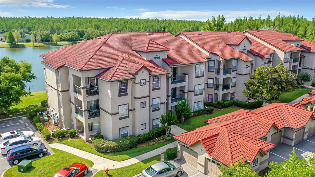18106 PEREGRINES PERCH PLACE UNIT 112 LUTZ, FL 33558